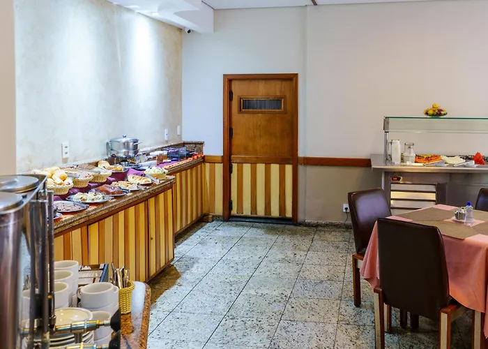 Carillon Plaza Hotel